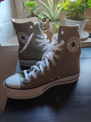 Converse doble suela de segunda mano en WALLAPOP