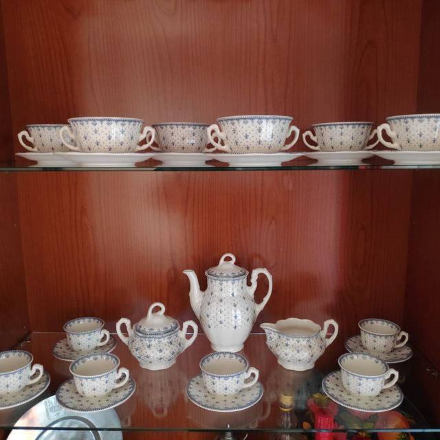 Juego de café y consomé.