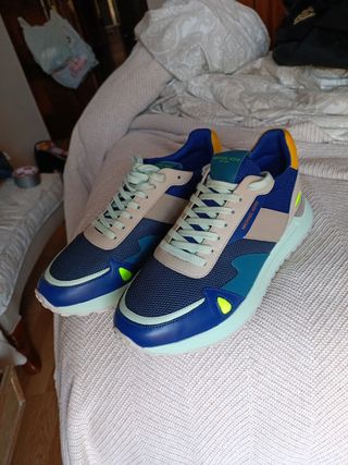 Zapatillas Michael Kors de segunda mano por 25 EUR en Málaga en WALLAPOP