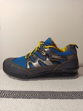 Zapatos de seguridad Cofra de segunda mano en Barcelona en WALLAPOP