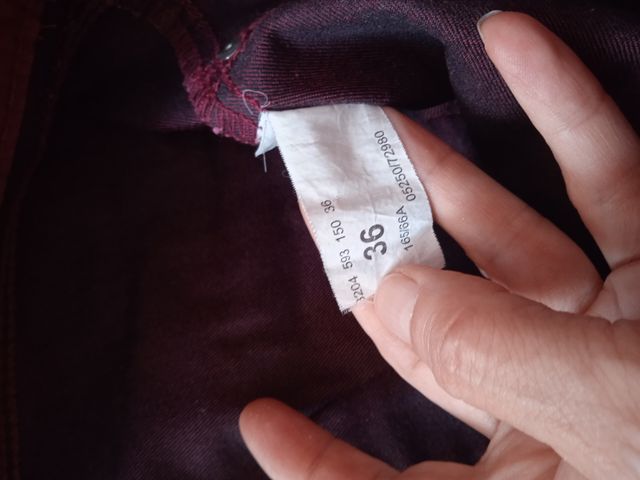 vaqueros pitillo Stradivarius talla S