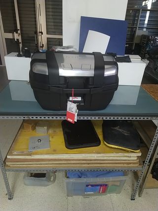 Top case Givi de segunda mano en WALLAPOP