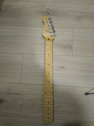 Mástil Stratocaster zurdo de segunda mano por 70 EUR en Alcalá de Guadaíra  en WALLAPOP