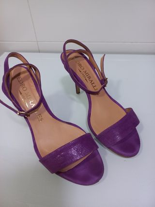 Sandalias fiesta color buganvilla talla 41 de segunda mano por 25 EUR en  Madrid en WALLAPOP