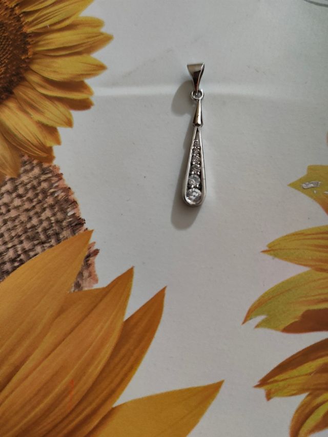 Collana con ciondoli vari