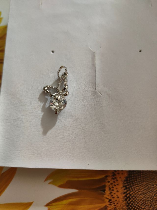 Collana con ciondoli vari