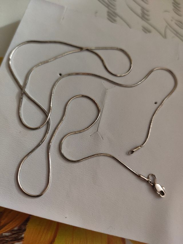 Collana con ciondoli vari