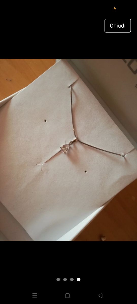 Collana con ciondoli vari