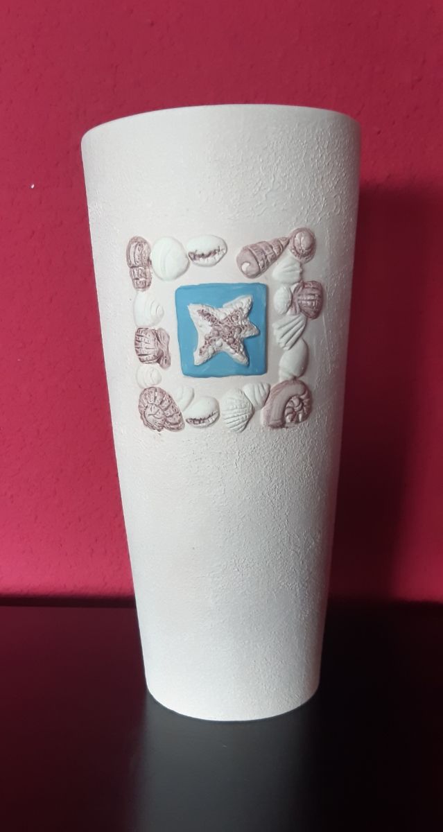 Jarrón barro fino con caracolas