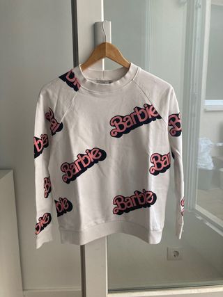 Sudadera Zara Barbie de segunda mano en WALLAPOP