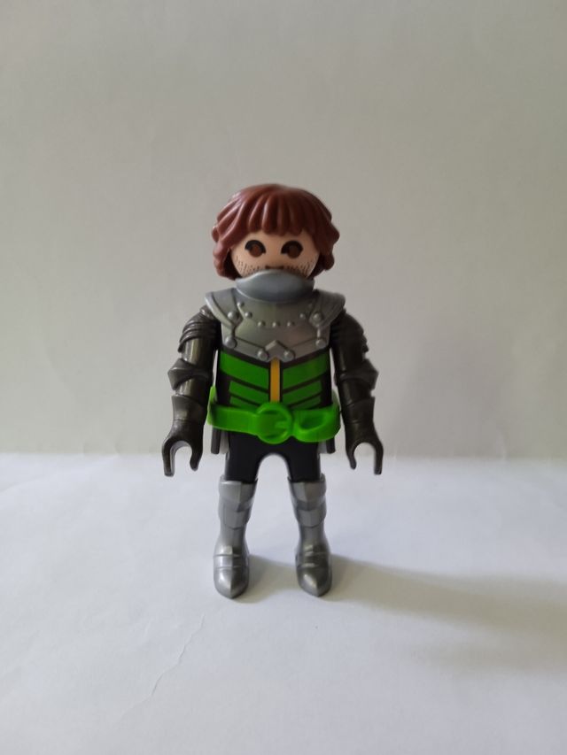 Playmobil caballero con armadura
