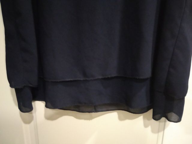 Blusa marino cuello blanco