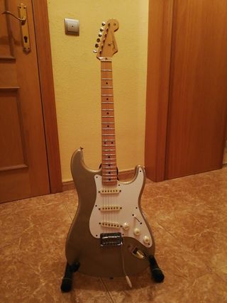 Guitarra Fender Stratocaster de segunda mano en WALLAPOP
