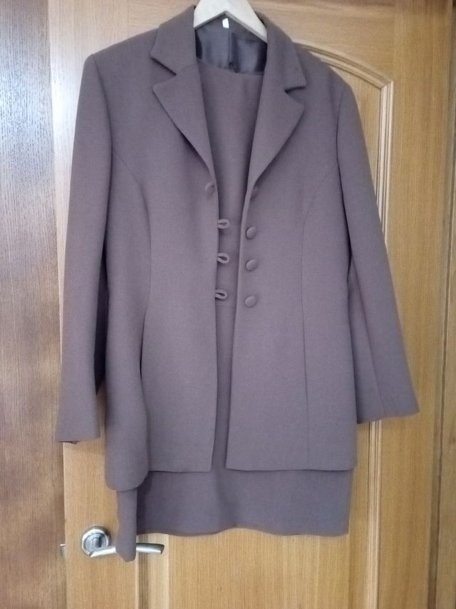 traje vestido y chaqueta