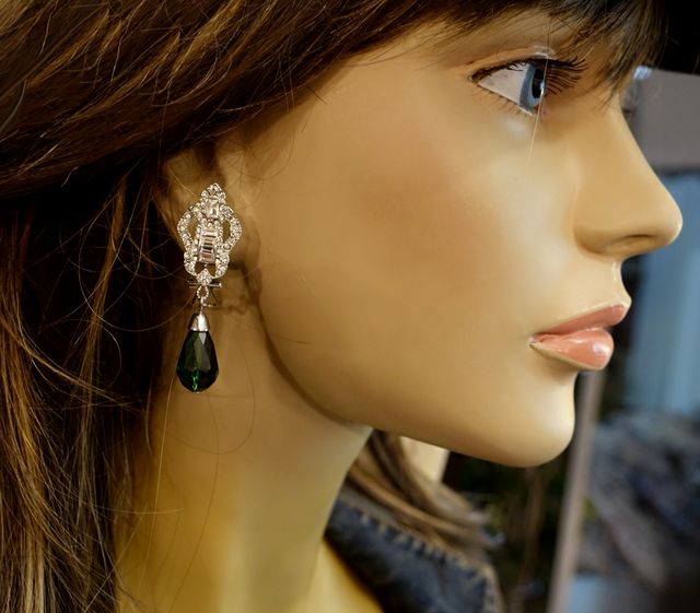 PENDIENTES CIRCONITAS Y PIEDRA VERDE