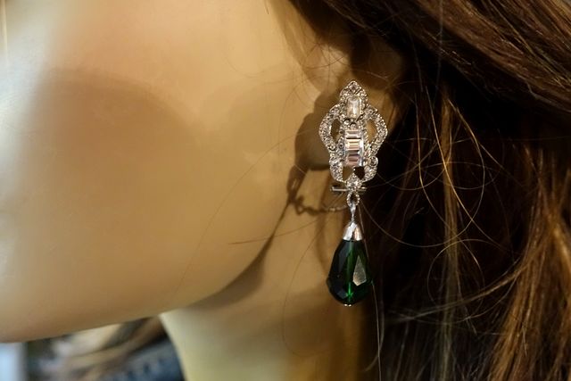 PENDIENTES CIRCONITAS Y PIEDRA VERDE