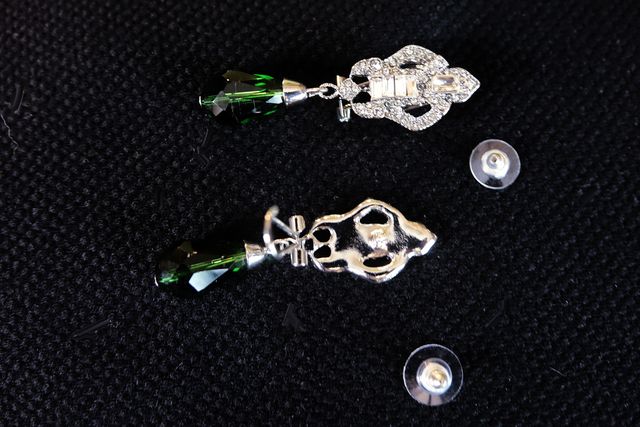 PENDIENTES CIRCONITAS Y PIEDRA VERDE