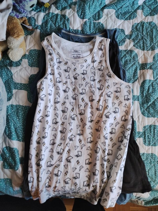 Lote 3 camisetas niño. 4 euros