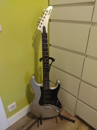 Guitarra Fender Stratocaster de segunda mano en WALLAPOP