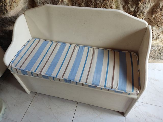 banco con almacenaje