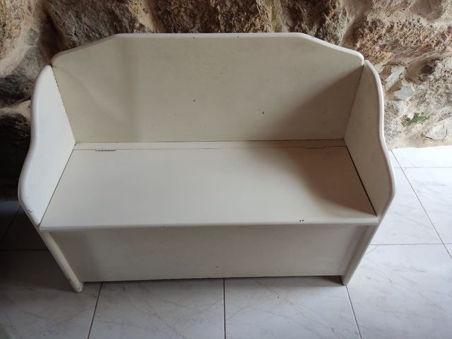 banco con almacenaje