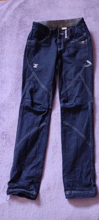 Pantalones escalada de segunda mano en WALLAPOP