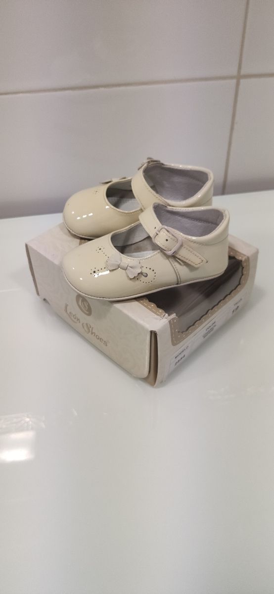Zapato de celebración. talla 19. León Shoes