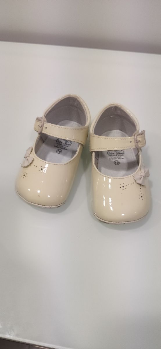 Zapato de celebración. talla 19. León Shoes