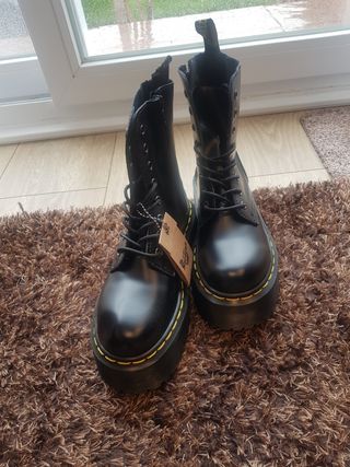 Botas Martens plataforma de segunda mano en WALLAPOP