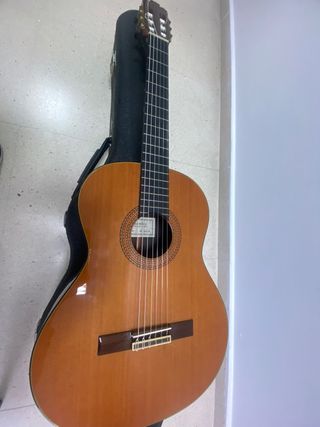 Guitarra Clásica Alhambra 11C de segunda mano por 1.000 EUR en Monforte de  Lemos en WALLAPOP