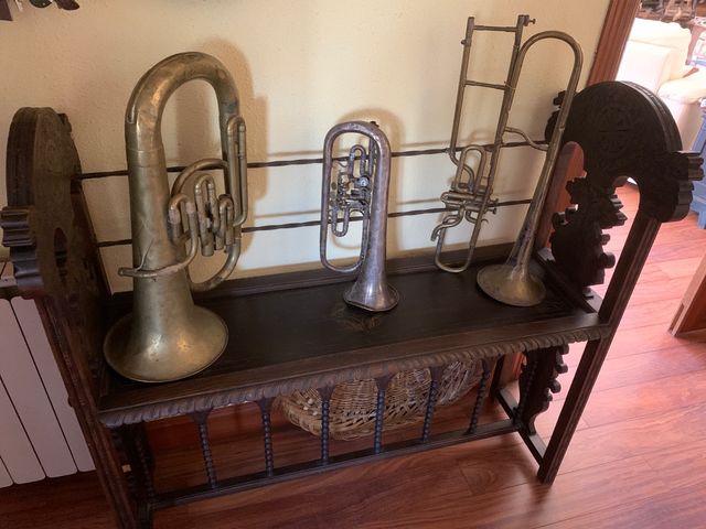 Gabanero y trompetas