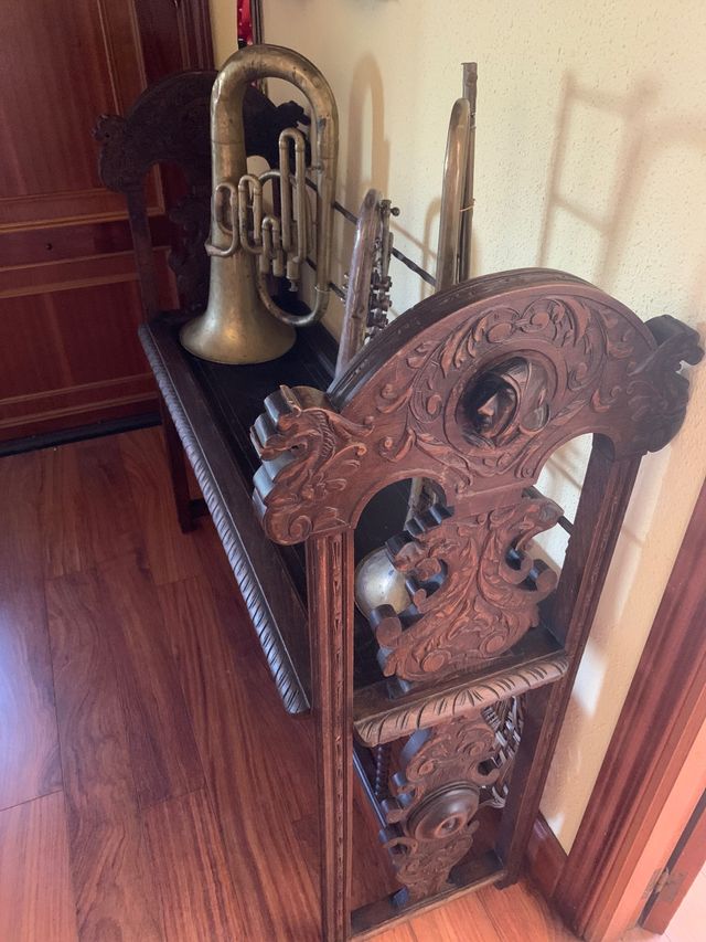 Gabanero y trompetas