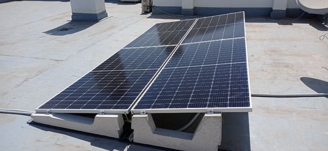 instalación eléctrica y de placas solares