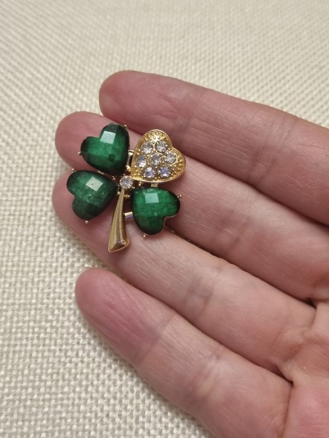 broche trébol de la suerte NUEVO
