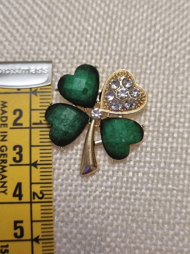 broche trébol de la suerte NUEVO