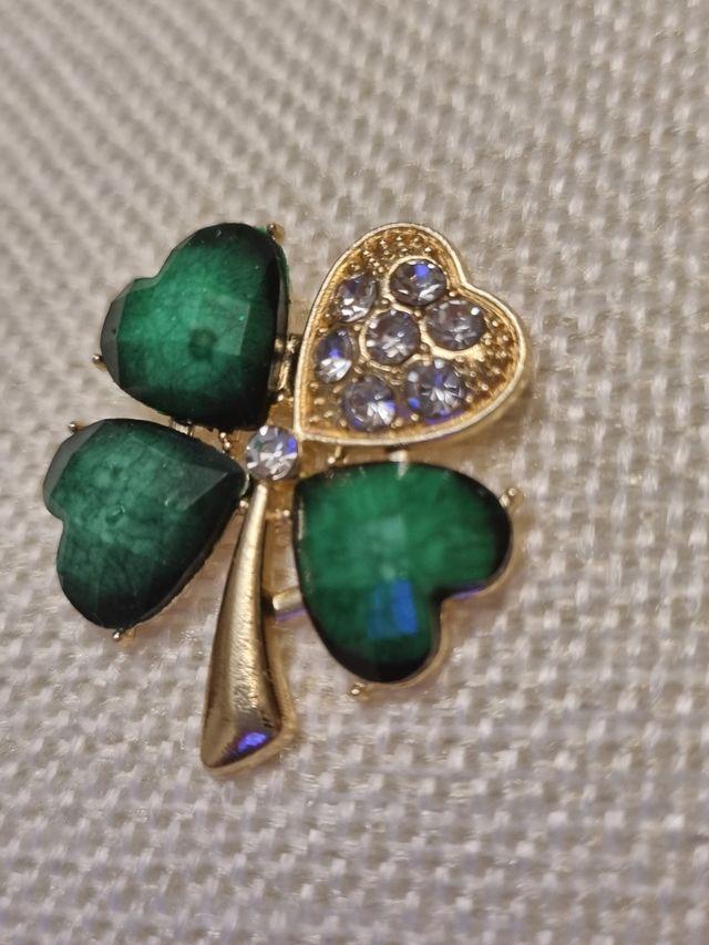 broche trébol de la suerte NUEVO