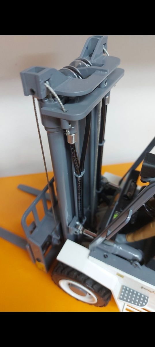 carretilla elevadora RC escala 1:14 metalhobi