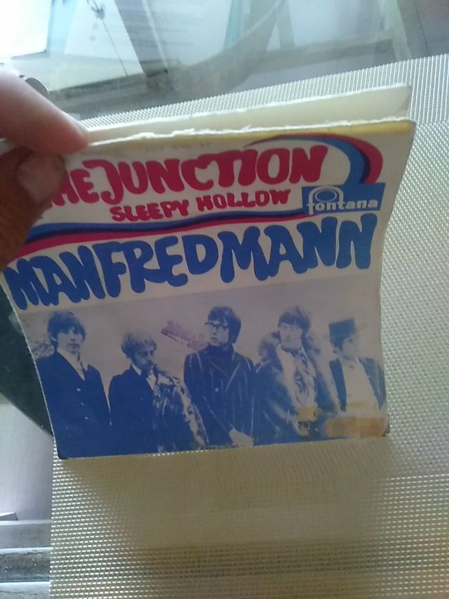 Manfred Mann single theme Up the junction