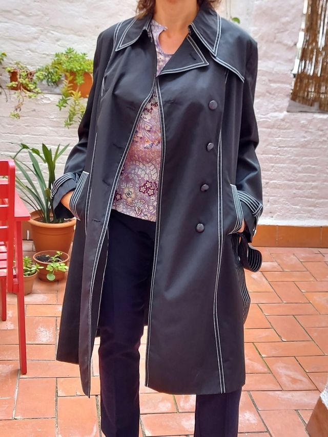 Adolfo Dominguez.  Gabardina