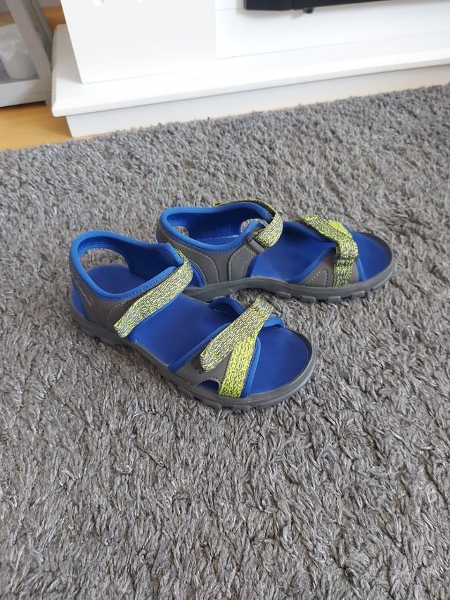 Sandalias a estrenar talla 34