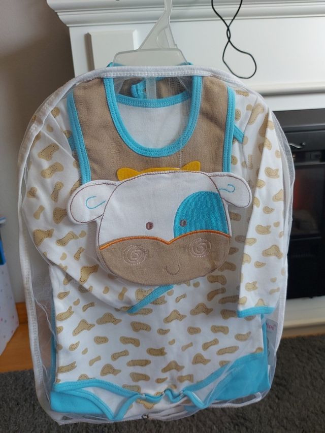 Conjunto bebe nuevo 9-12 meses