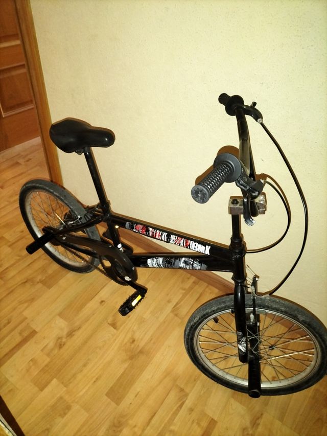 Bicicleta BMX poco uso.