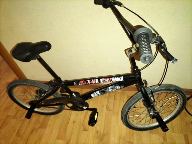 Bicicleta BMX poco uso.