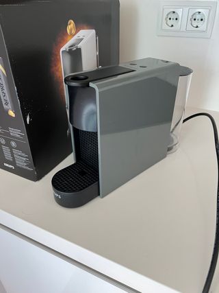 Cafetera Nespresso de segunda mano en Sevilla en WALLAPOP