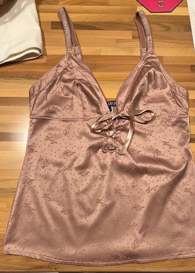 Top Liu Jo effetto raso rosa