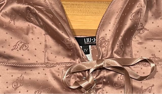 Top Liu Jo effetto raso rosa