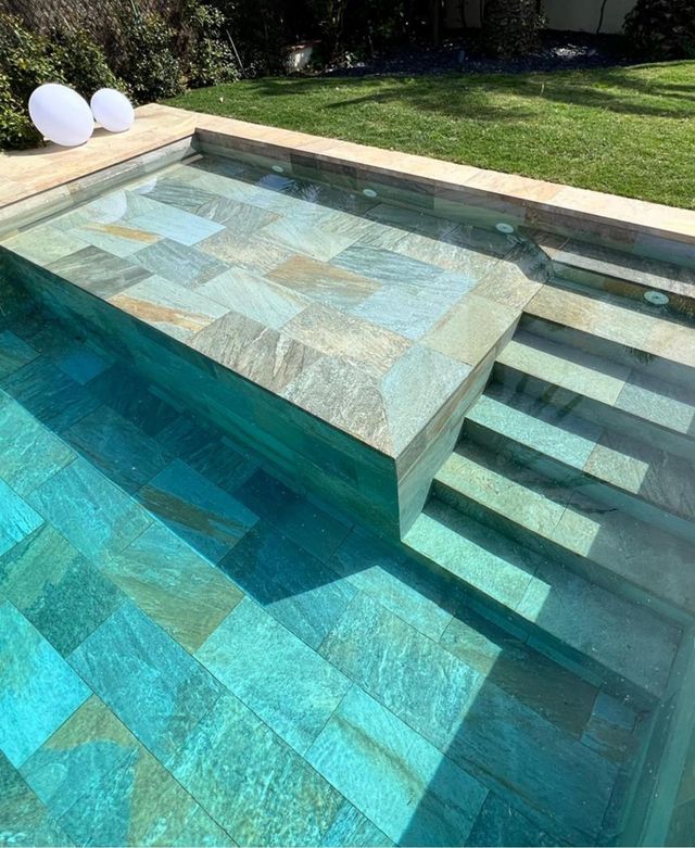 construcción y reparación de piscinas