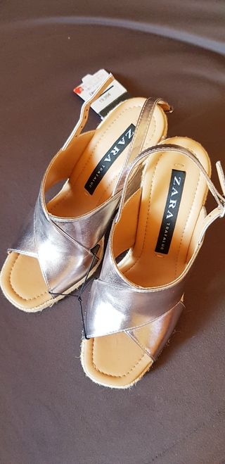 Sandalias cuña esparto zara de segunda mano por 12 EUR en Valladolid en  WALLAPOP