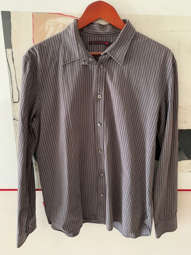 Camisa Levi's prácticamente nueva.