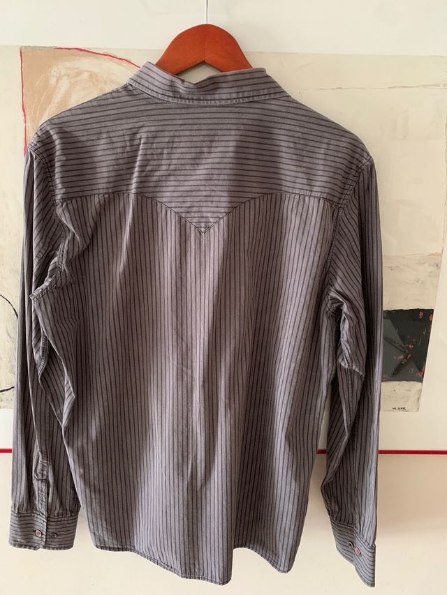 Camisa Levi's prácticamente nueva.